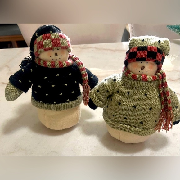 Set of 2 Plush Weighted SNOWMEN SWEATER & HAT 8” - Plum Pudding by Heather Hykes - Picture 1 of 7